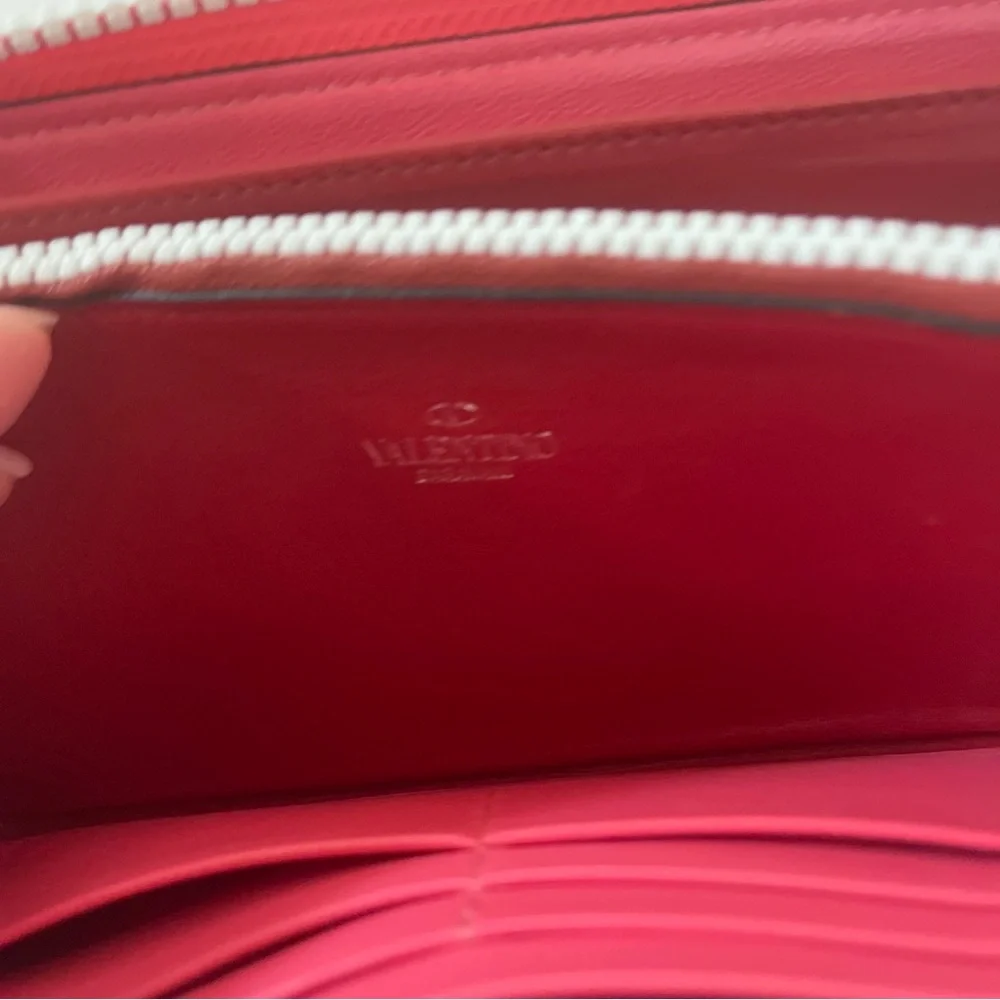 Valentino Garavani Rockstud Pink Wallet - Picture 12 of 12